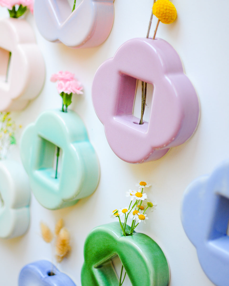 Clover Wall Vase 03 — Soft Ice