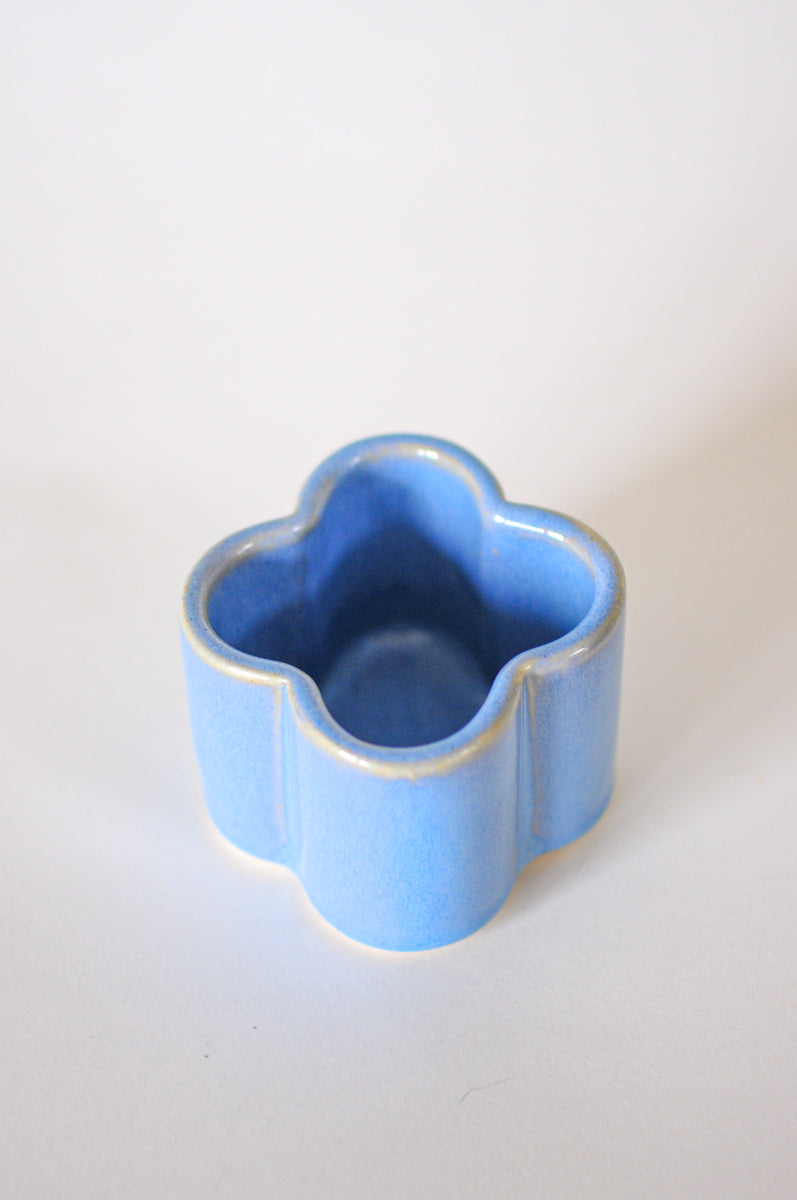 Clover Pot — Medium Blue