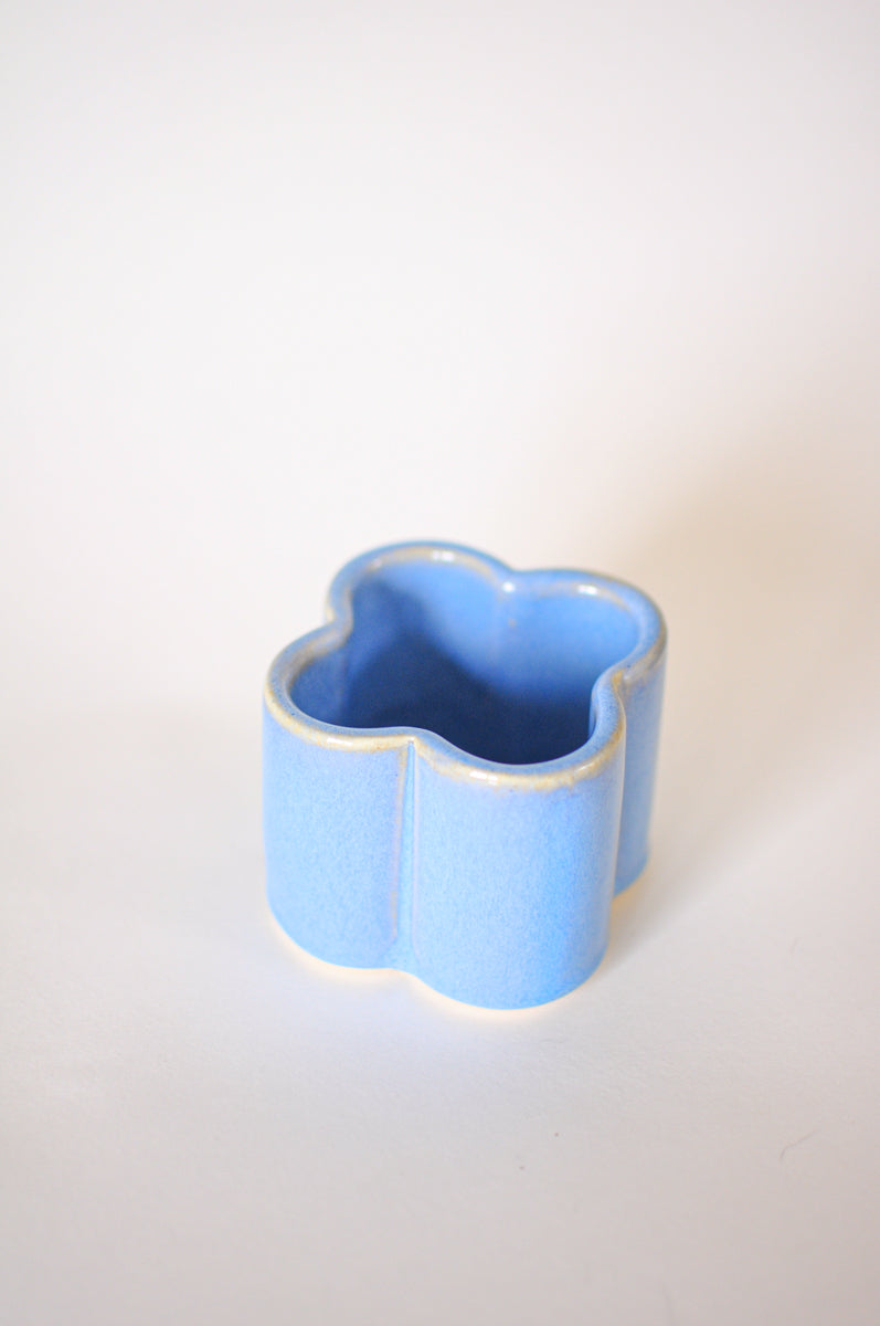 Clover Pot — Medium Blue