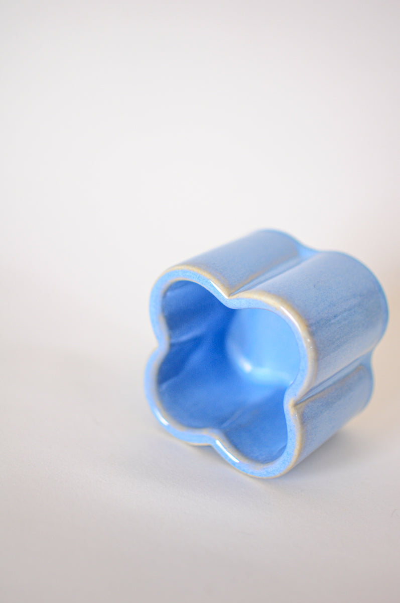 Clover Pot — Medium Blue