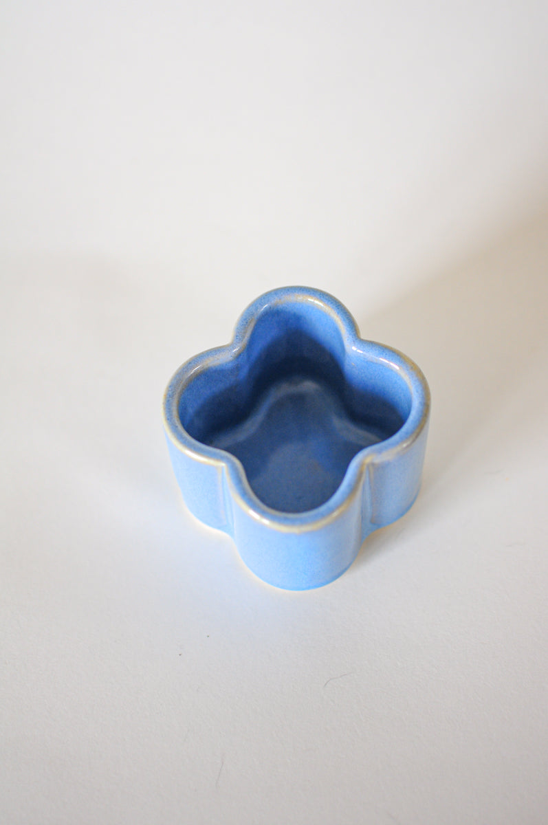 Clover Pot — Medium Blue