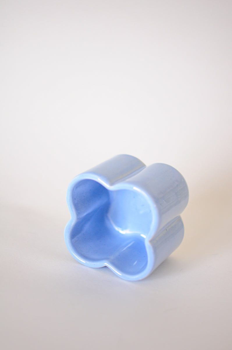 Clover Planter — Light blue
