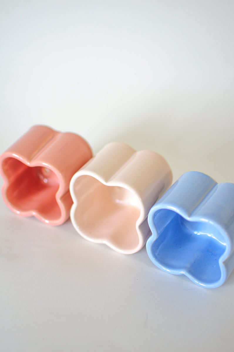 Clover Planter — Light blue