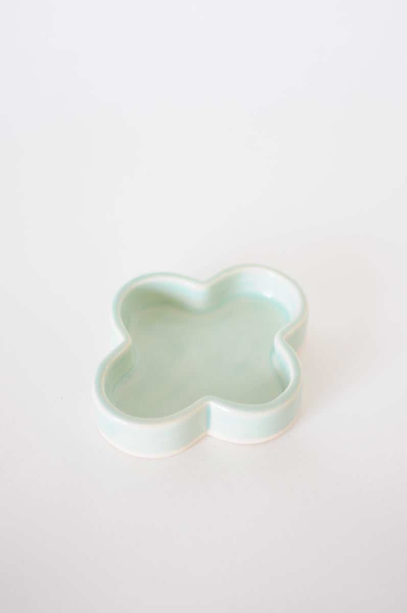 Clover Dish — Aqua