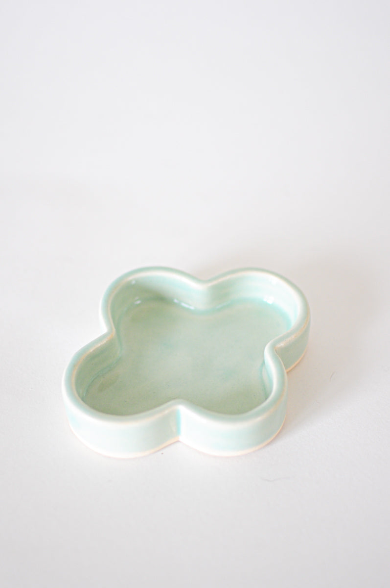 Clover Dish — Aqua