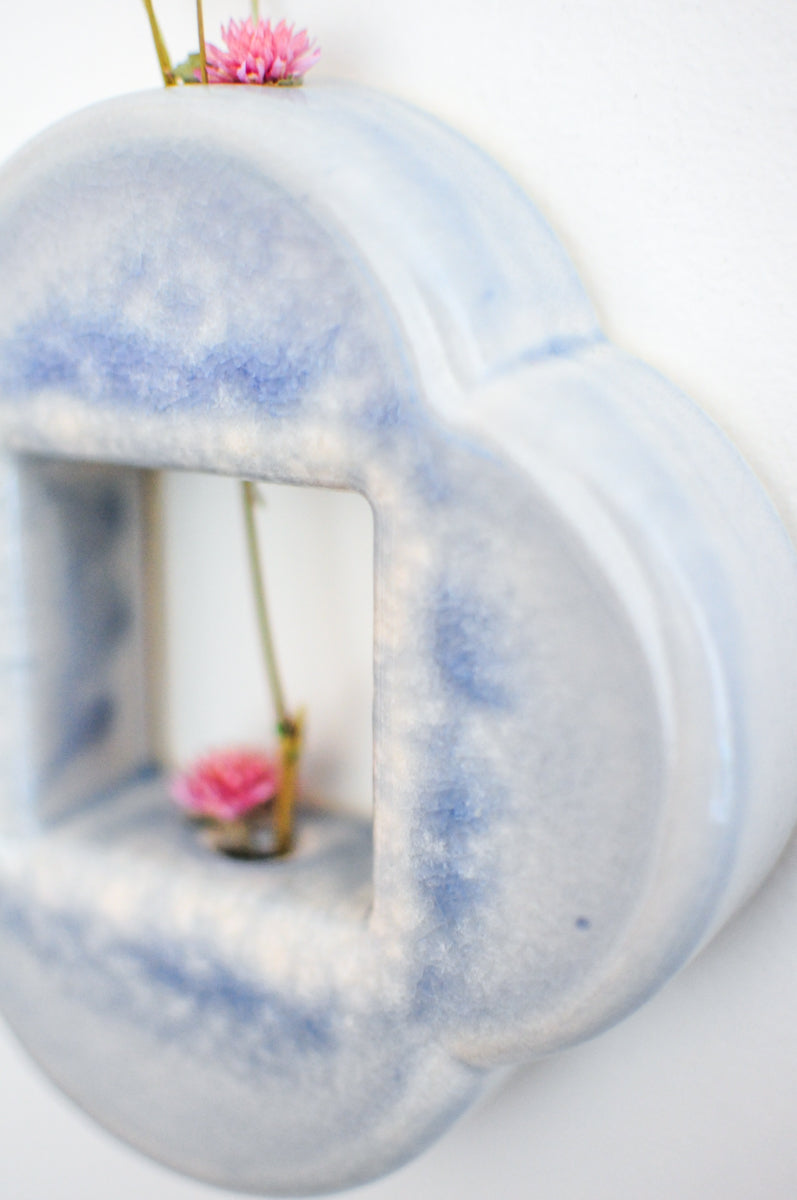 Clover Wall Vase 03 — Soft Ice