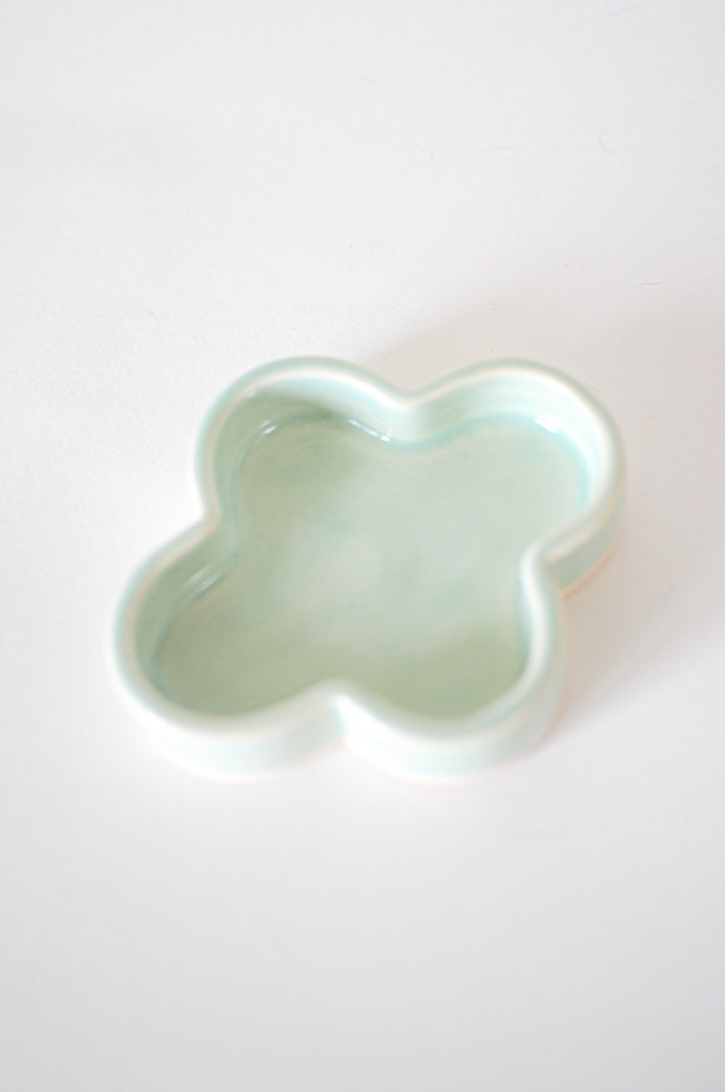 Clover Dish — Aqua