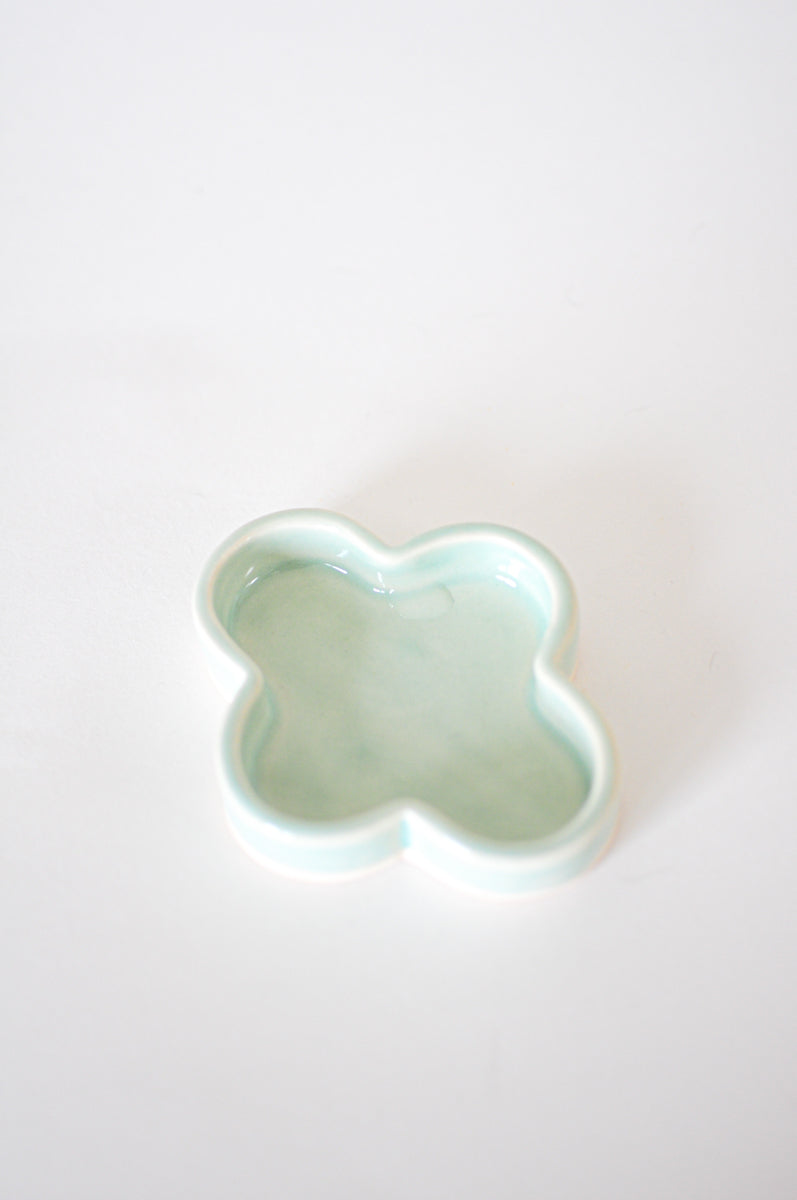 Clover Dish — Aqua