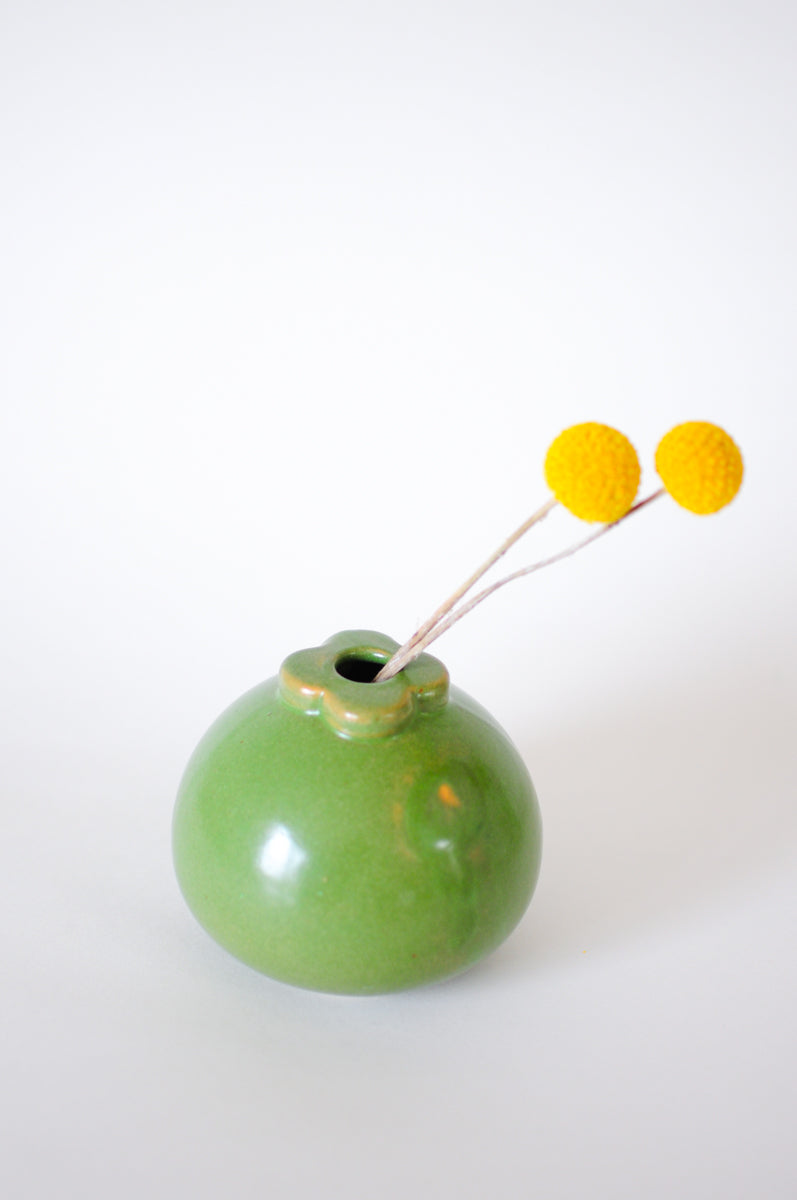 Mangosteen Vase — Pickle Green