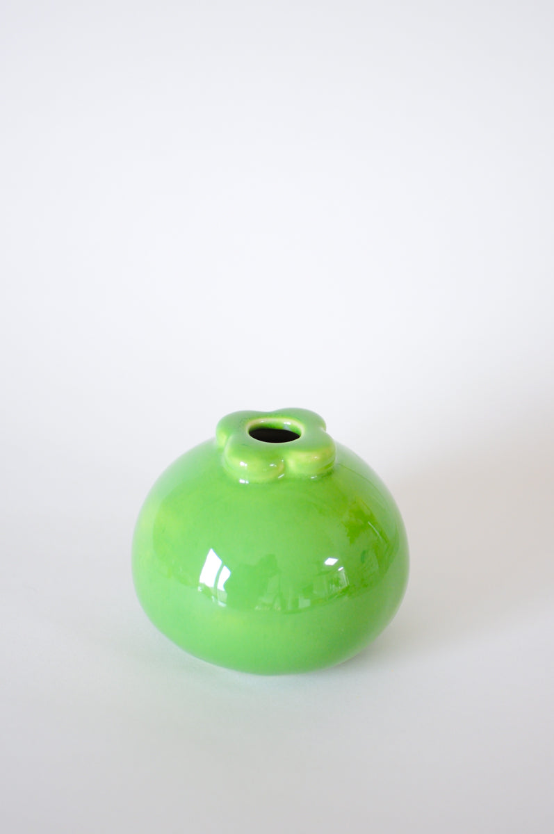 Mangosteen Vase — Light Green