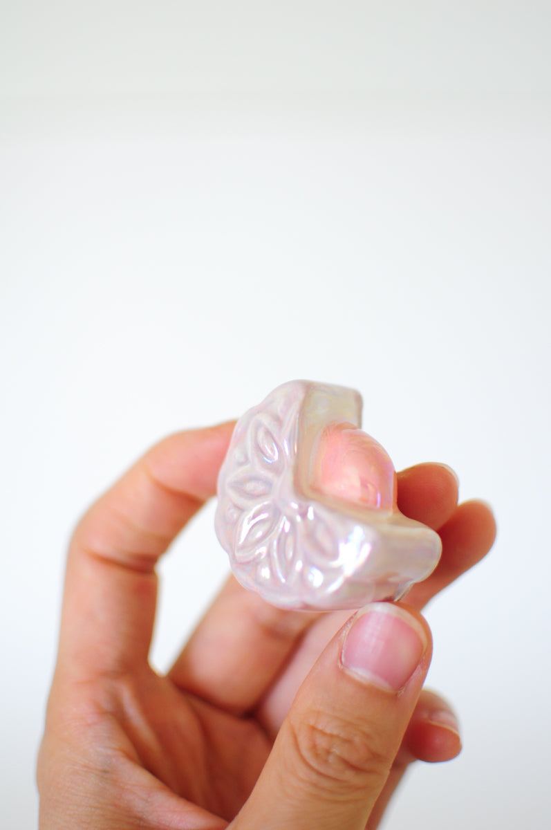 Mooncake — Open, Lilac Luster