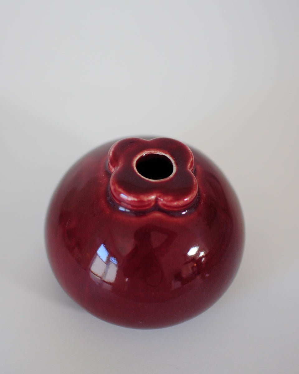 Mangosteen Vase — Plum
