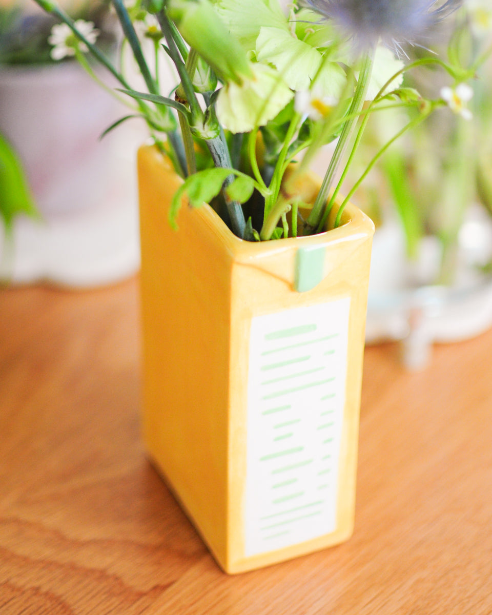 Vita Chrysanthemum Tea vase