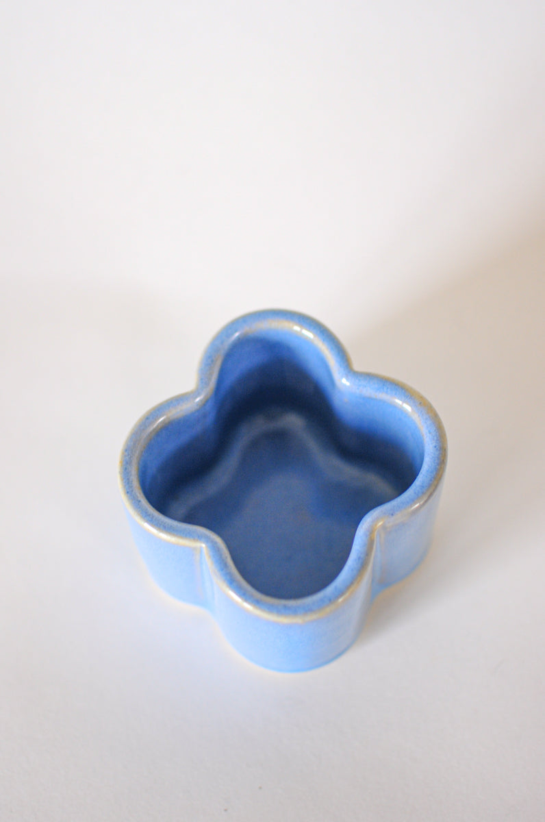 Clover Pot — Medium Blue
