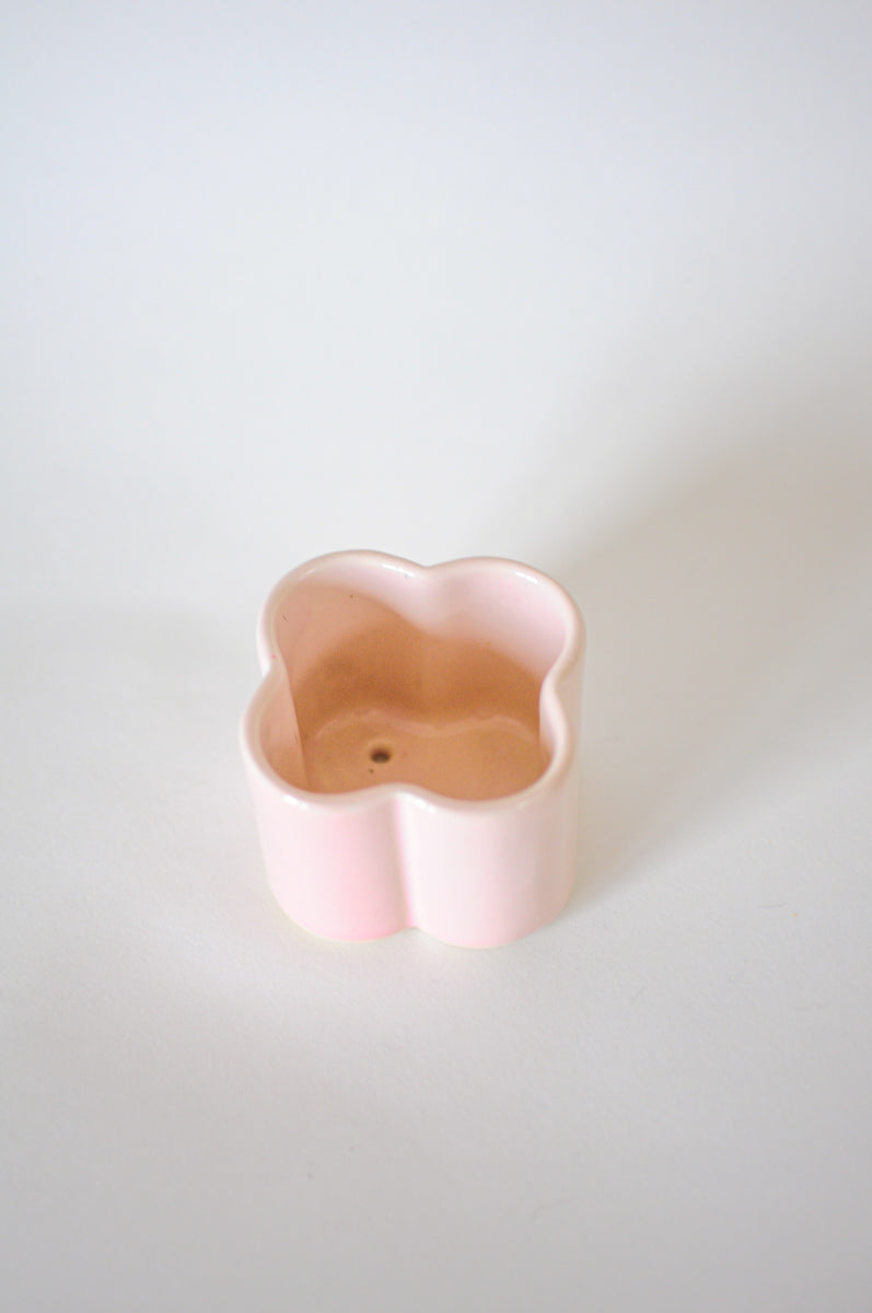 Clover Pot — Light Pink