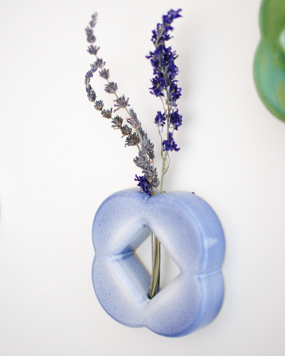 Clover Wall Vase 02 — Snowflake blue