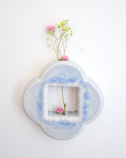 Clover Wall Vase 03 — Soft Ice