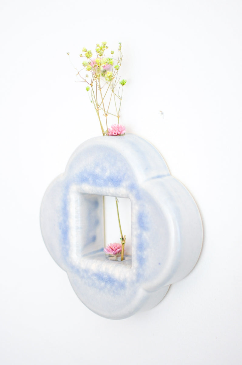 Clover Wall Vase 03 — Soft Ice