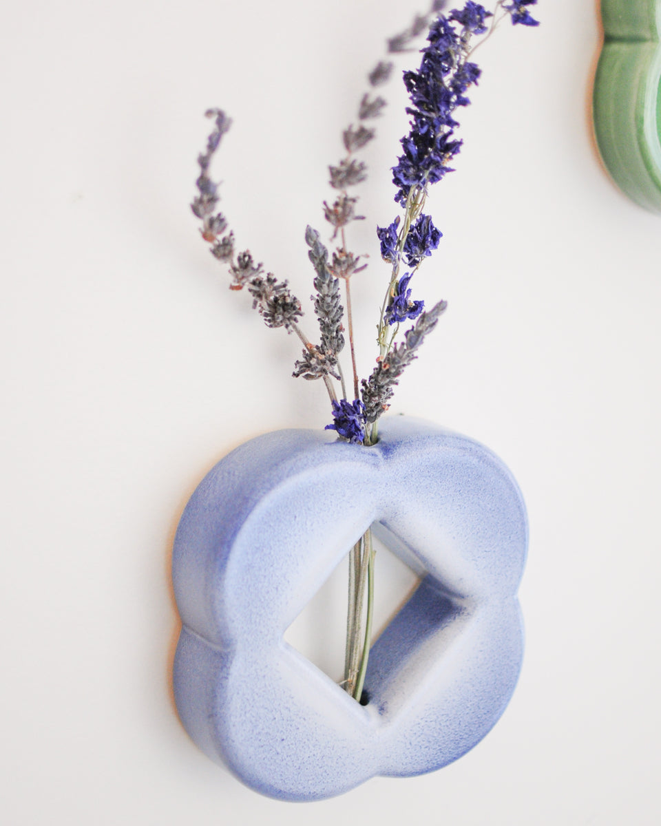 Clover Wall Vase 02 — Snowflake blue