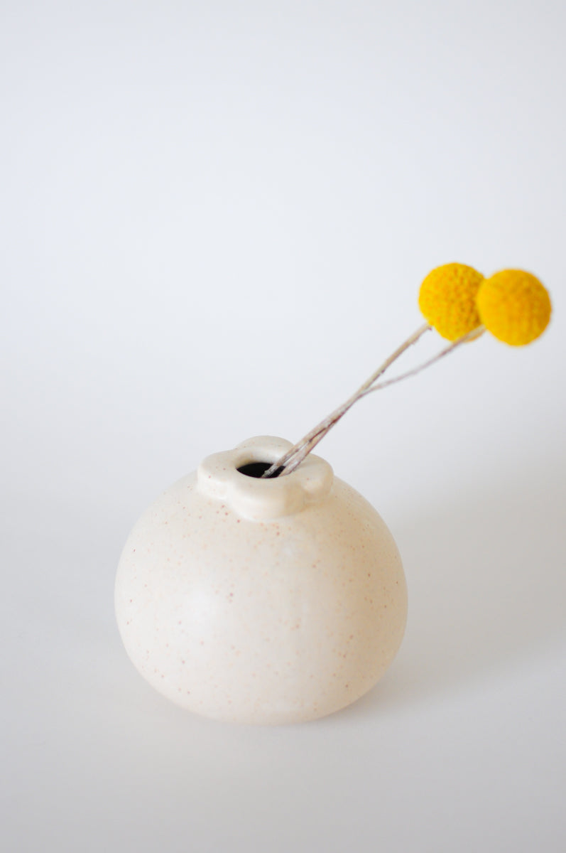 Mangosteen Vase — Oatmeal