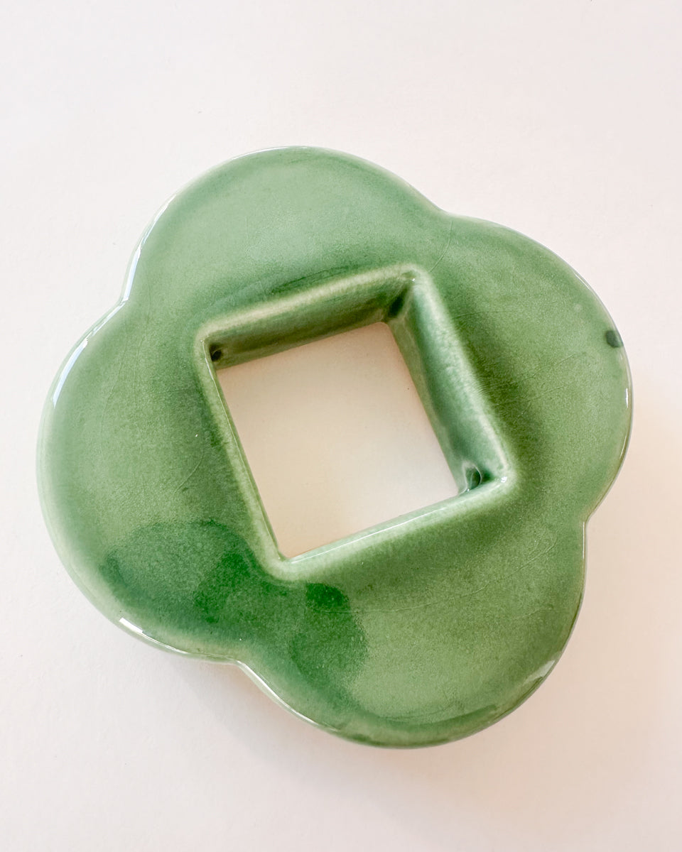 Clover Wall Vase 04 — Jade green